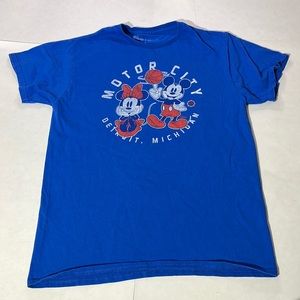Disney x Junk Food Motor City Detroit Pistons Michigan t-shirt unisex medium